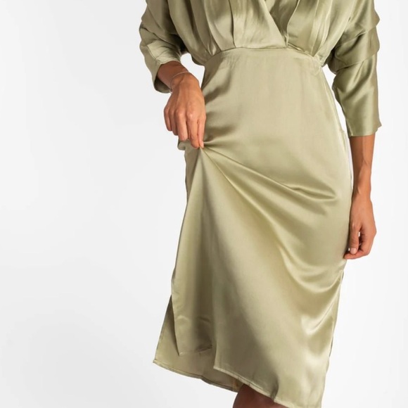 Elegant Olive Green Dress - Picture 2 of 6